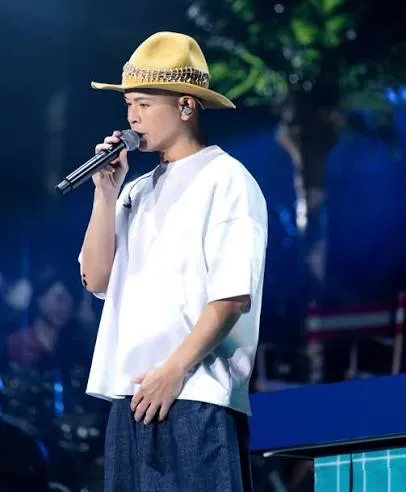 側田演唱會飛